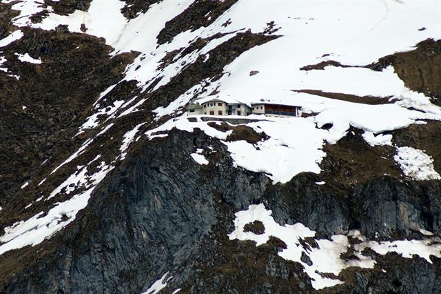 KW 22 - Die Augsburger Hütte oberhalb von Grins (Franz-Josef Senn)